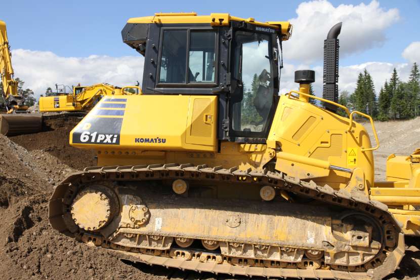 komatsu-61pxi-23-1