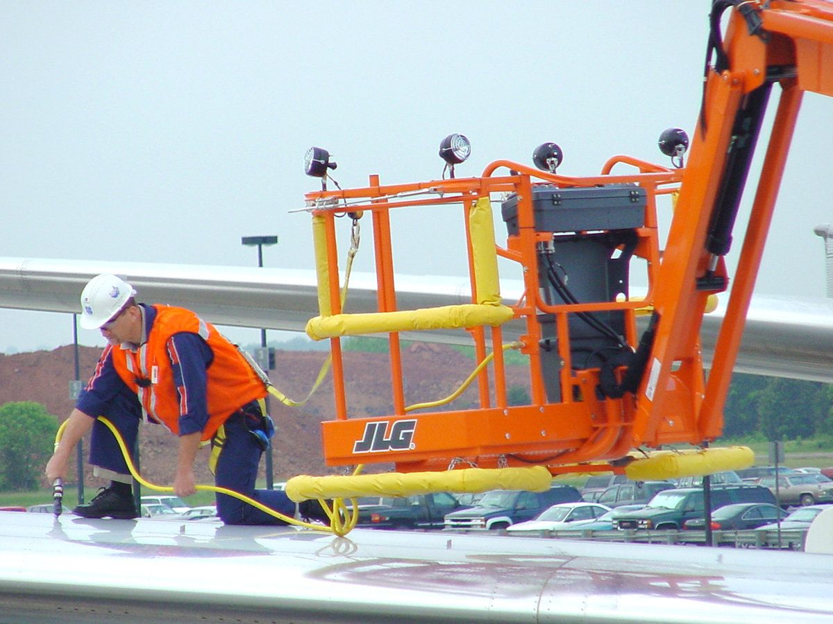JLG