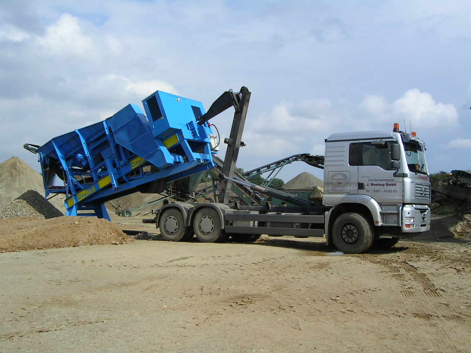 MINOLTA DIGITAL CAMERA