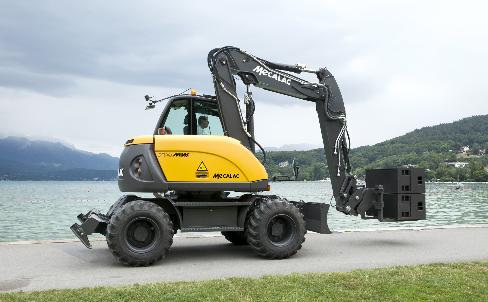 Utilaje&Constructii Mecalac