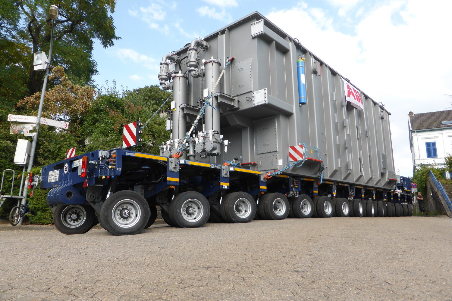 Gigantii Soselelor Goldhofer