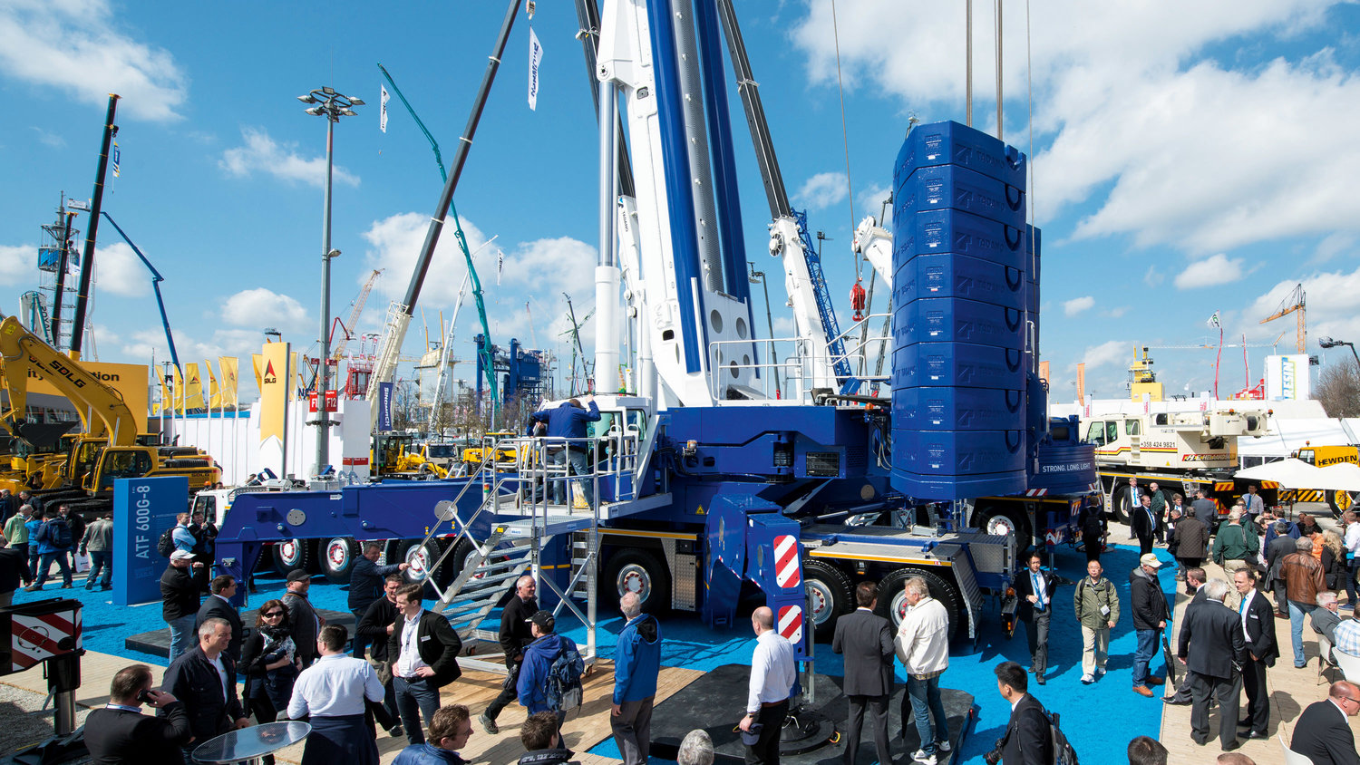 Gigantii Soselelor Tadano