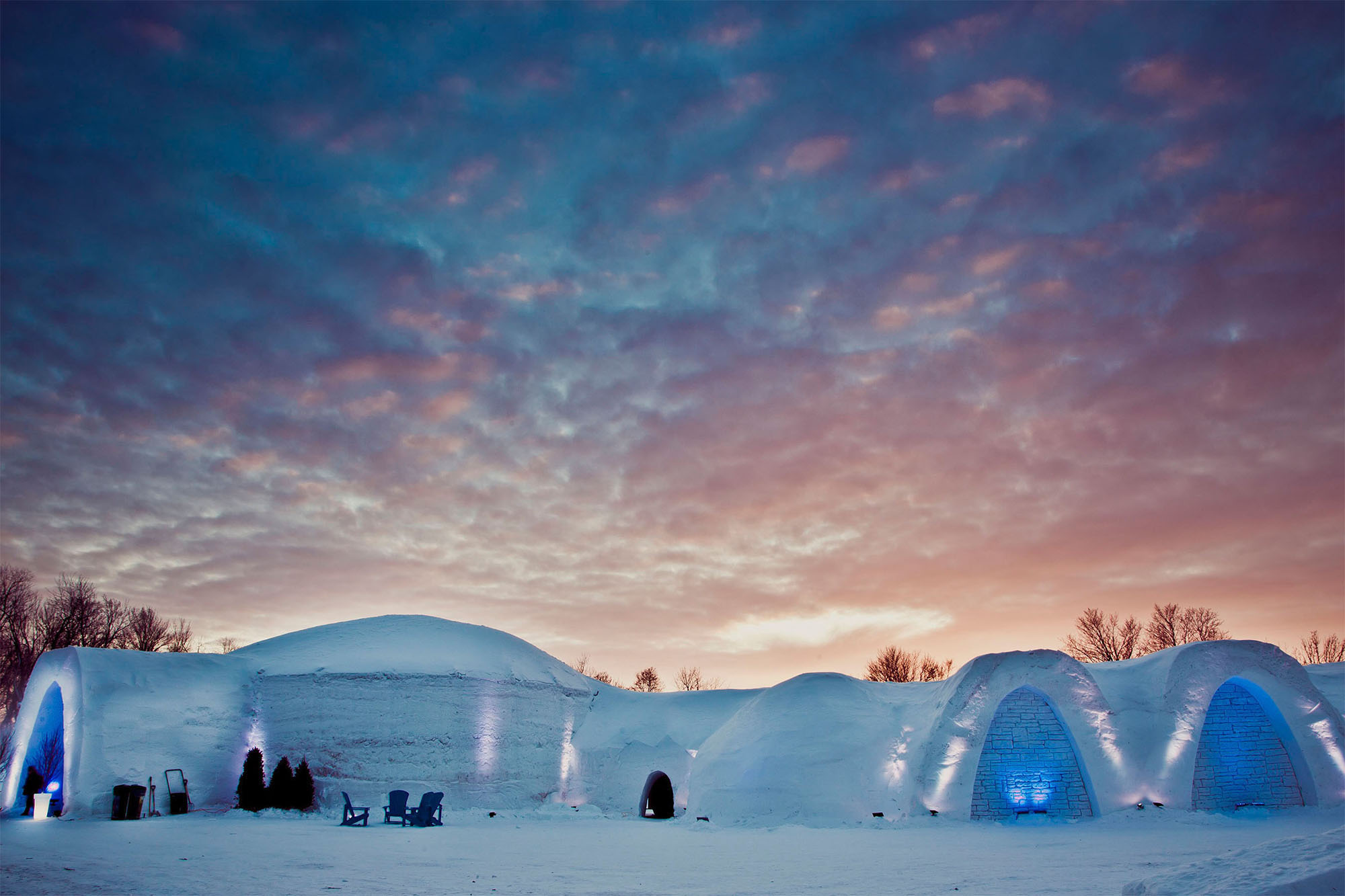 Încărcătoarele Volvo au transformat un hotel de gheață, într-o locație de vis