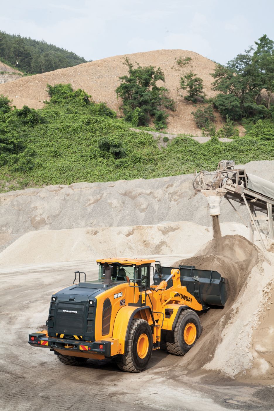 Hyundai CE  a extins gama de încărcătoare pe roți cu modelul HL965