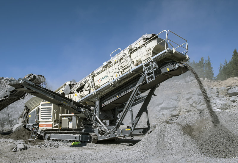 Lokotrack LT220D a readus la viață cariera Terratec Basalt din Germania