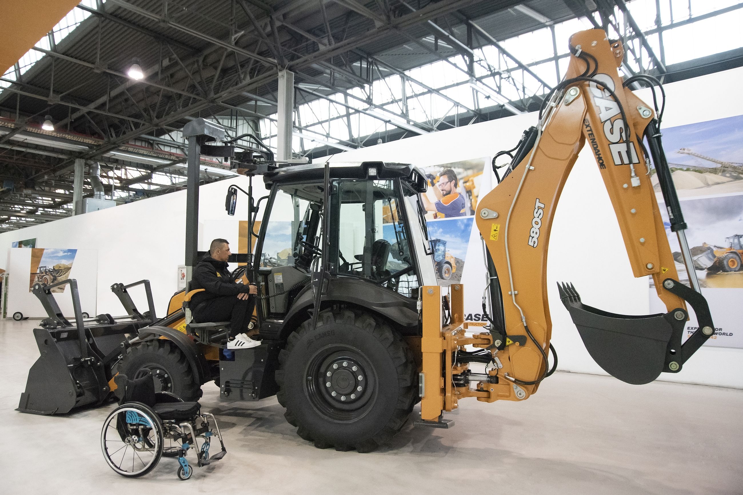 CASE Construction Equipment – peformanță și performeri