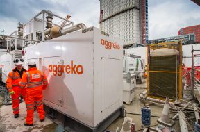 2015Sep-crossrail-railway-gas-technician-people-construction