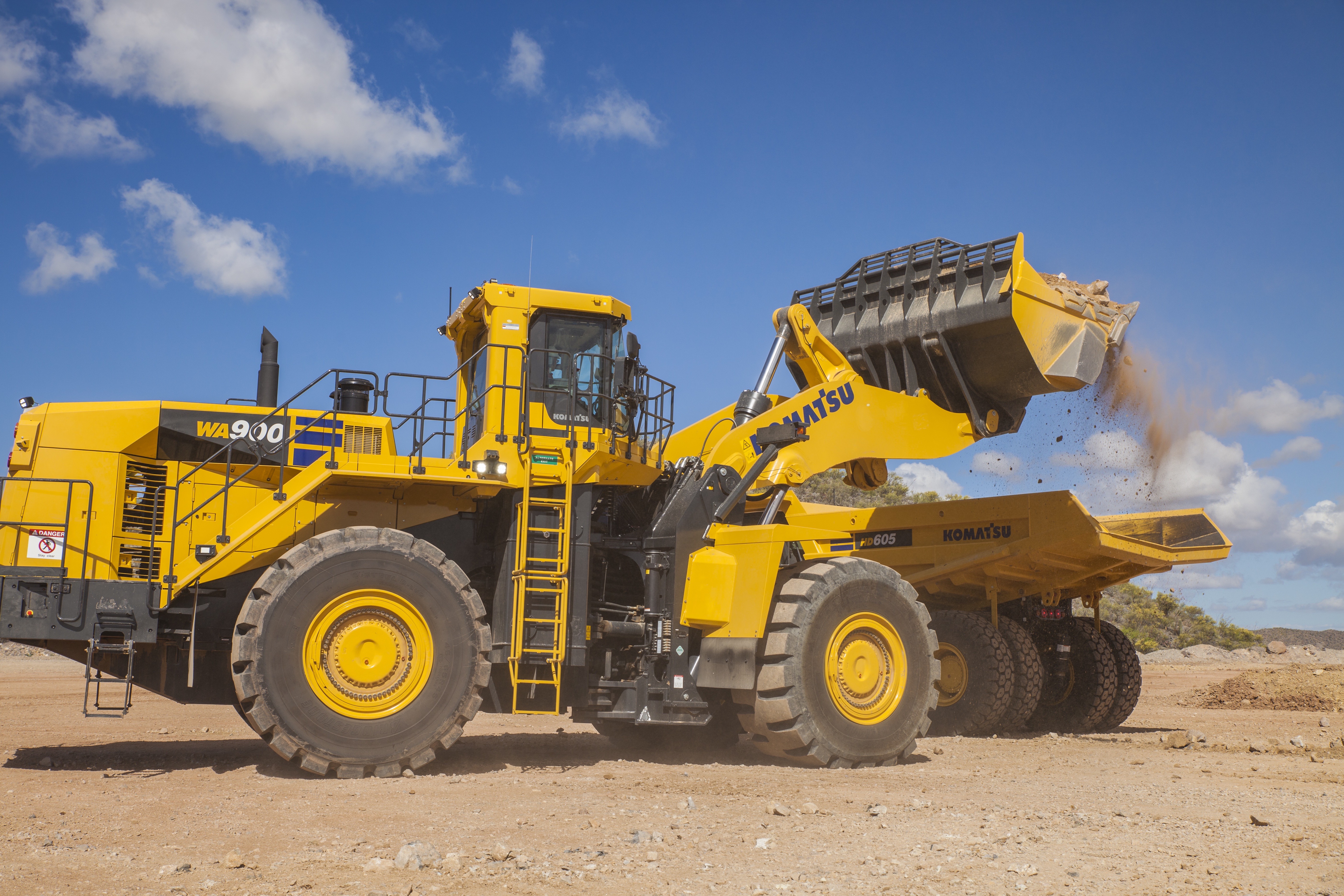Un nou utilaj de înaltă productivitate: Komatsu WA900-8