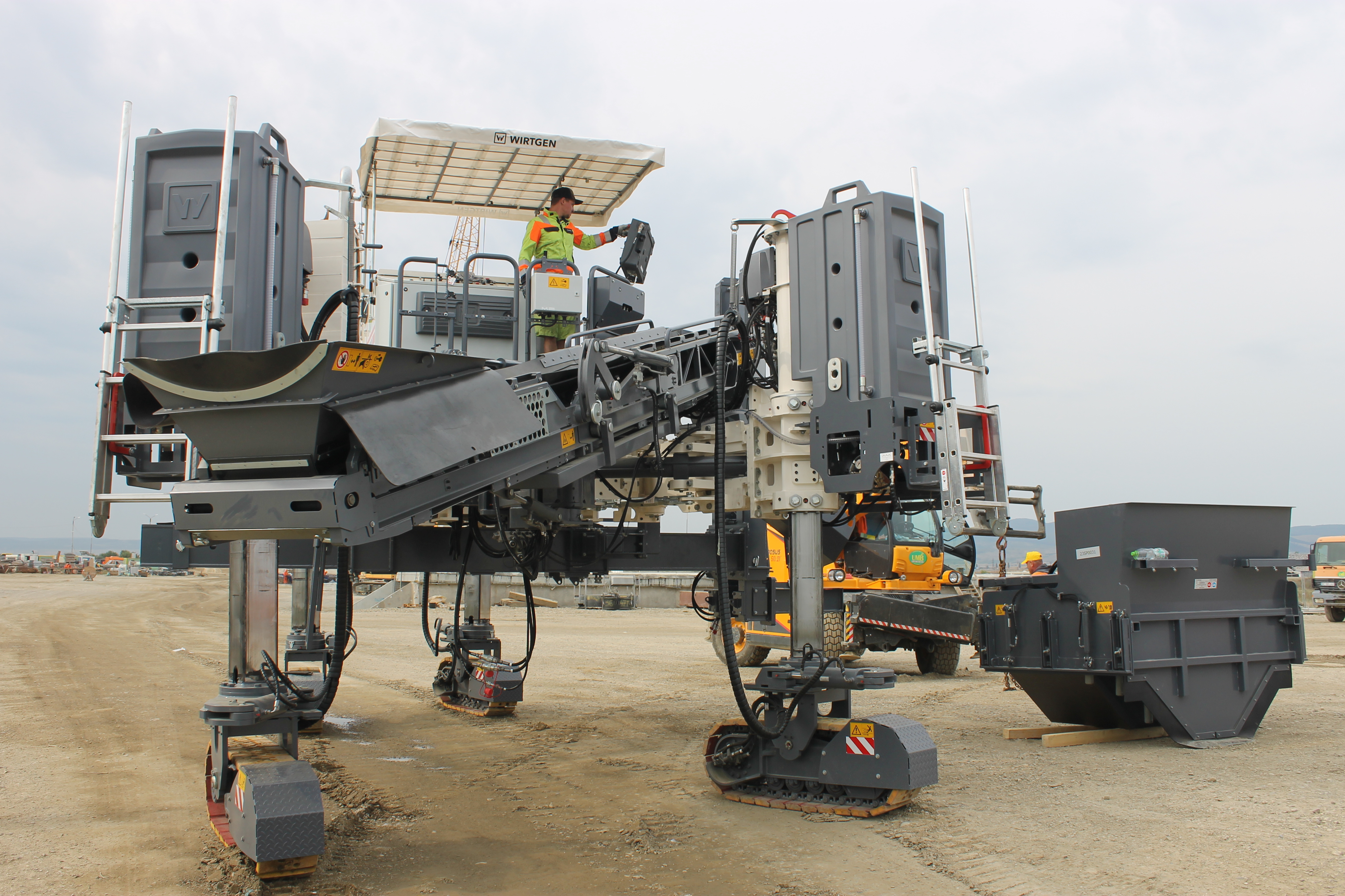 Wirtgen SP 61i lucrează în România