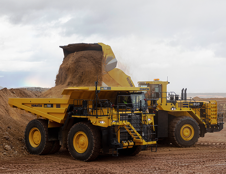 Komatsu prezintă noua basculantă cu șasiu rigid HD785-8