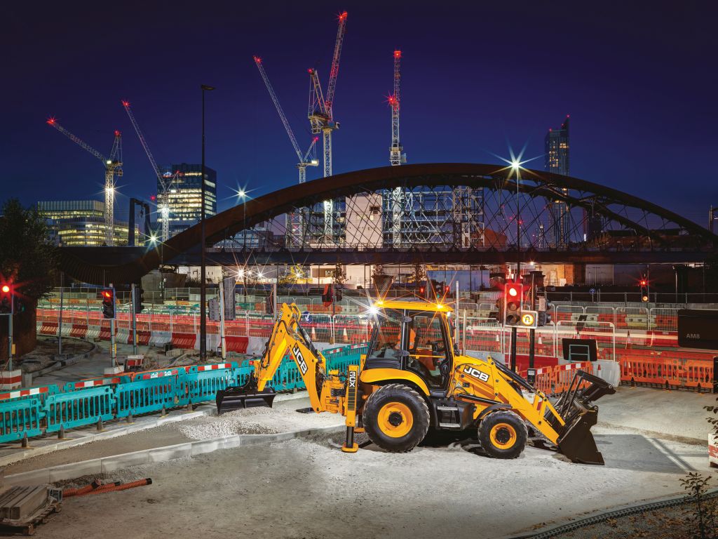 Noul buldoexcavator 3CX ECO de la JCB, mai economic și mai performant