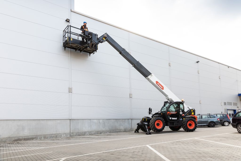 Bobcat lansează o nouă generație de telehandlere
