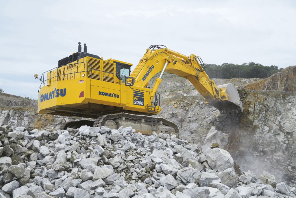 Komatsu prezintă noul excavator hidraulic PC2000-11