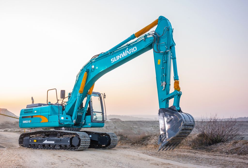 Performanțele de top pe care vi le oferă  excavatorul Sunward 215F
