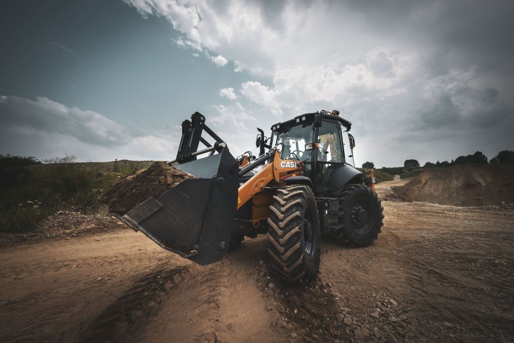 Noua serie SV de buldoexcavatoare de la CASE CE